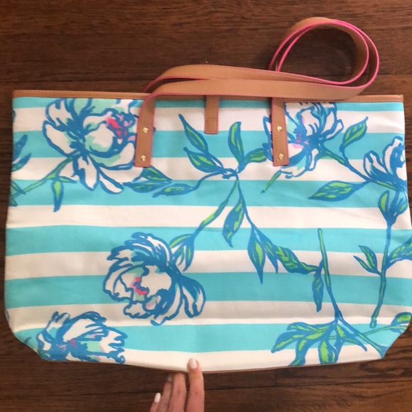 Lilly Pulitzer Beach Bag - Picture 3 of 7